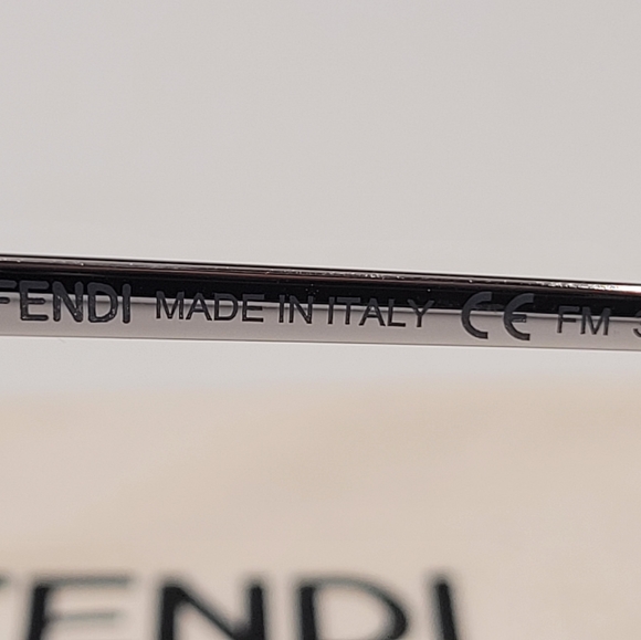 FENDI Geometric Sunglasses For Women Or Men's Who Loves A Little Glitter 🥰 - Picture 5 of 8